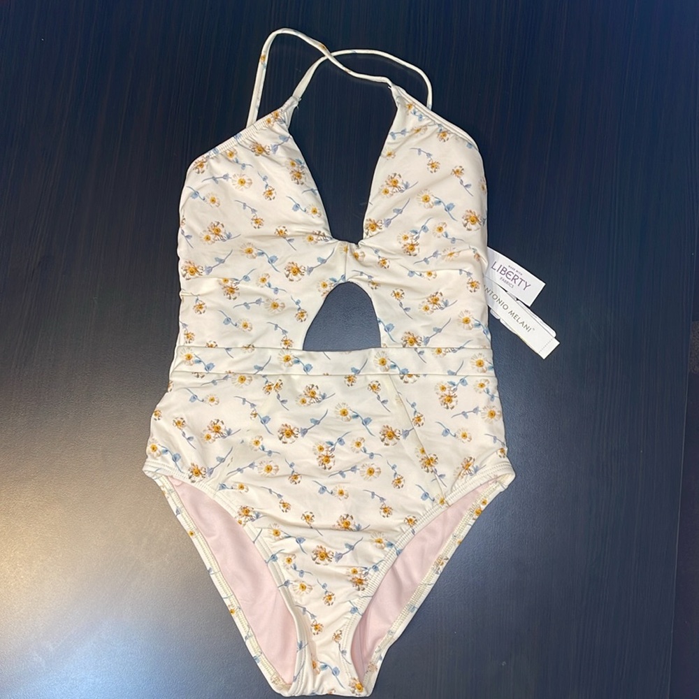 Antonio Melani One piece swim suit size 6 double lined, padded NWT